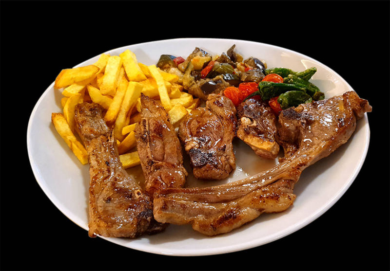 Carnes Cordero a la brasa